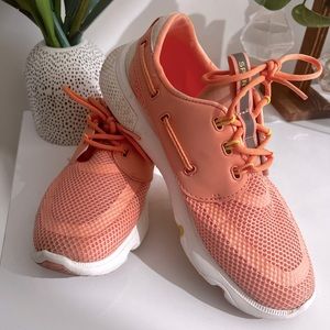 Women’s SPERRY Tennis Shoes Sz 7